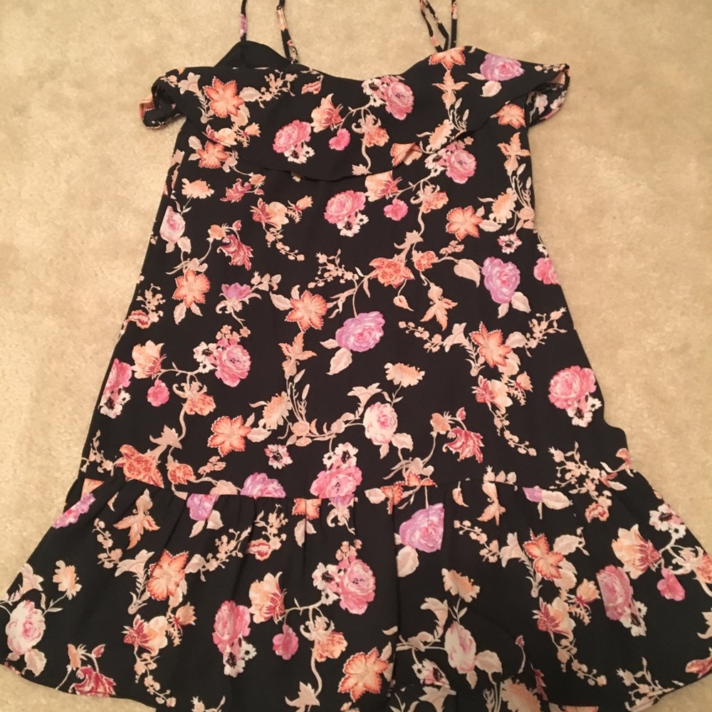 🌸Flower Dress🌸 - Picture 2 of 4